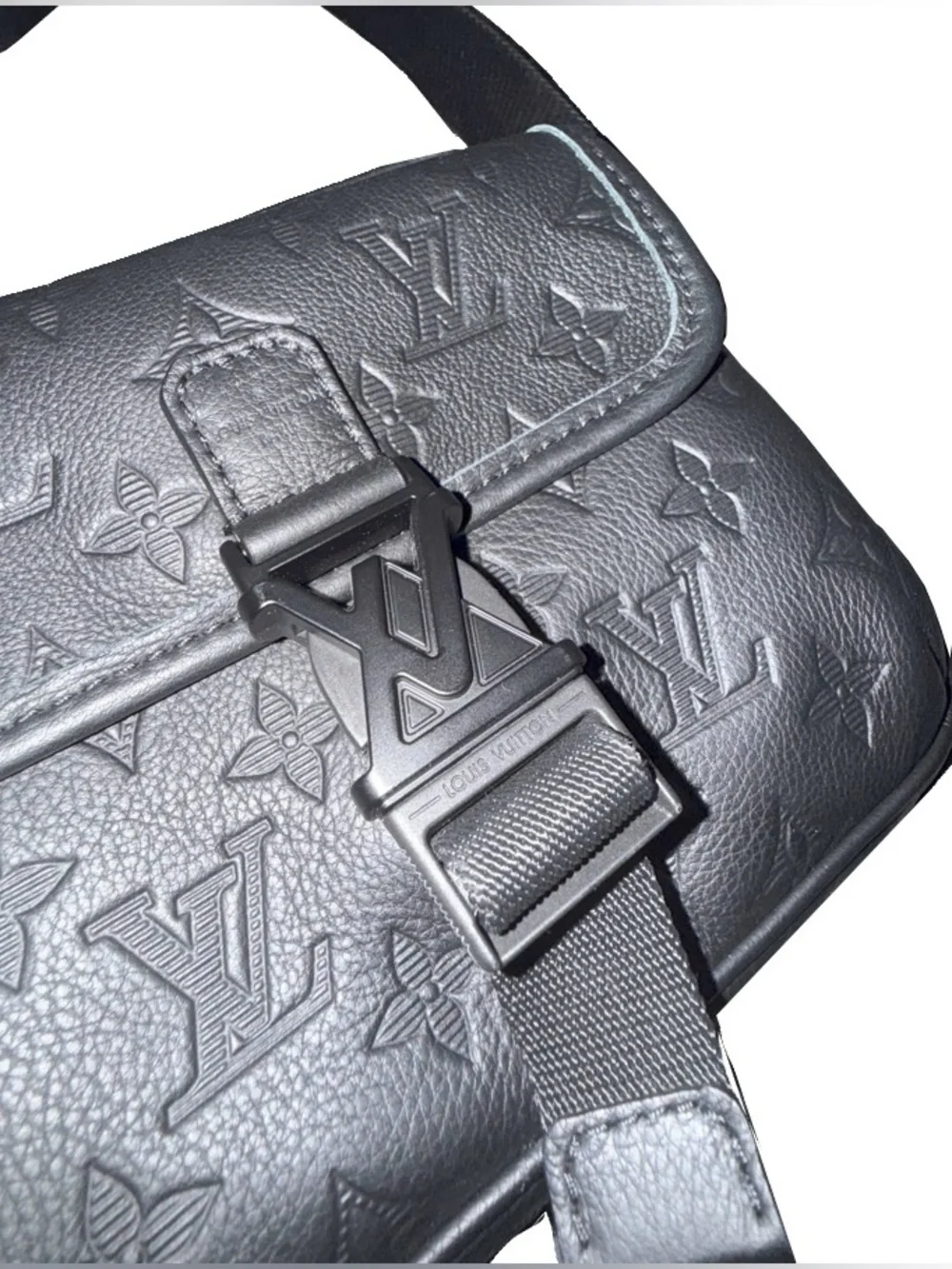 Louis Vuitton 18 17